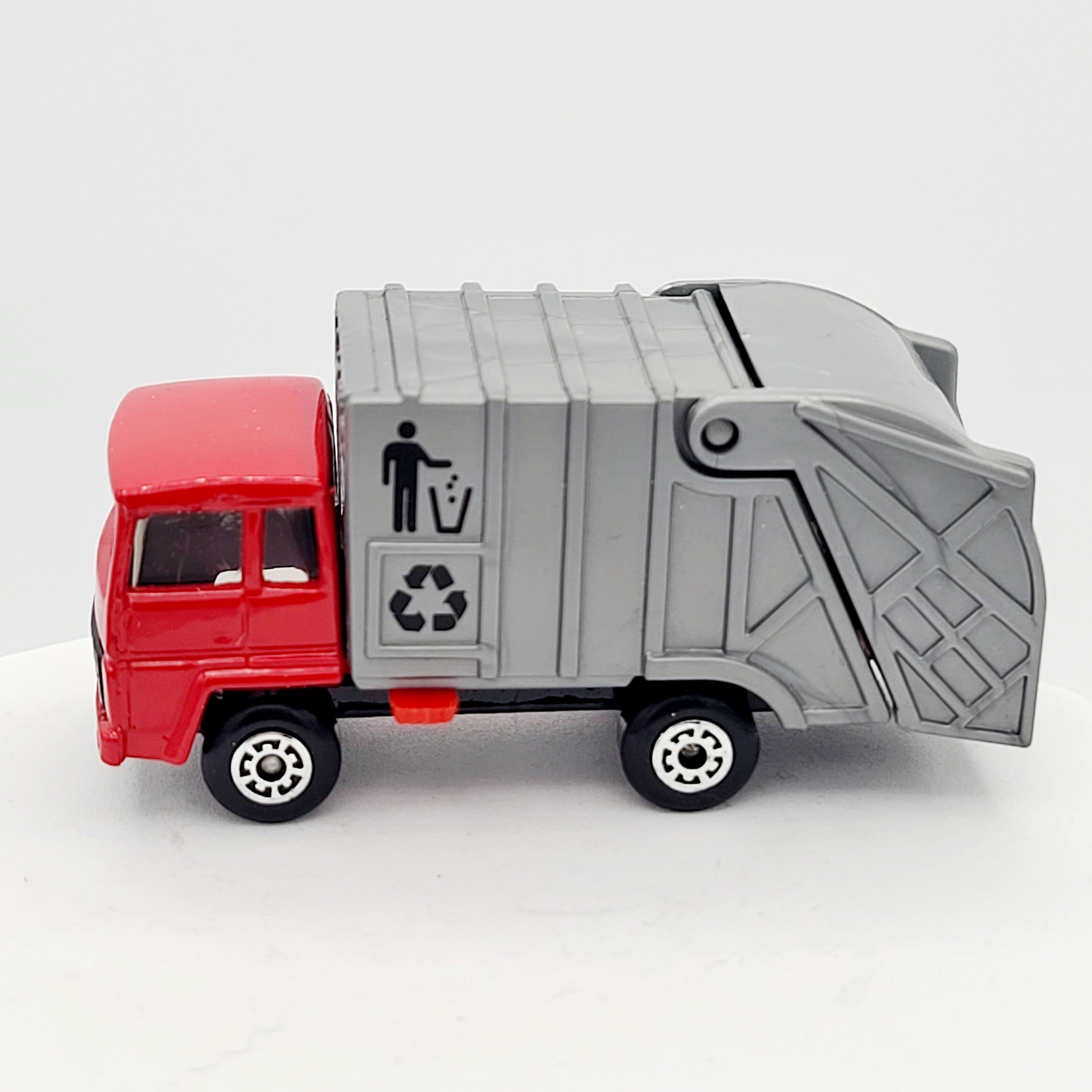 Matchbox '79 Refuse Truck "Collectomatic" (1996 MBX Basic 1-75)